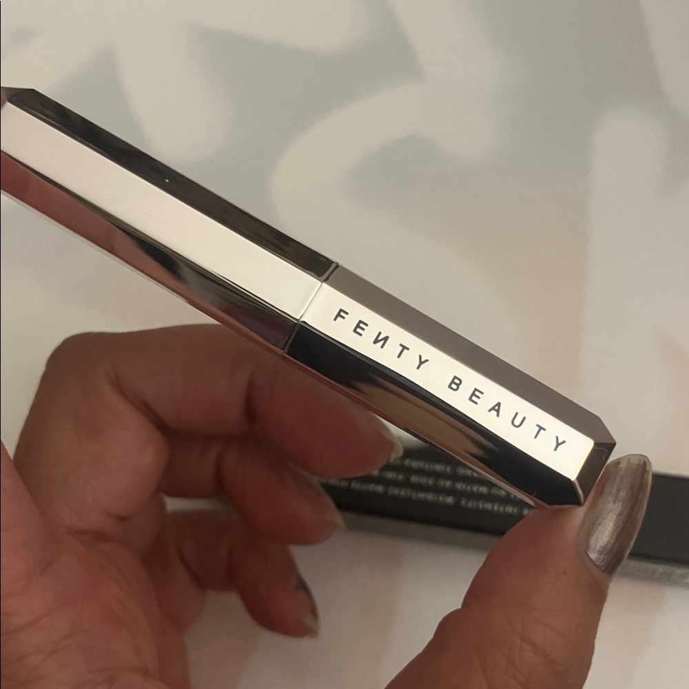 Fenty Saw-C Mattemoiselle Lipstick discontinued NIB Rare Full Size - Picture 4 of 7